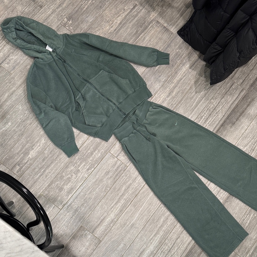 Nike Women's Hooded Zip Sweatshirt and Wide-Leg Joggers in Forest Green